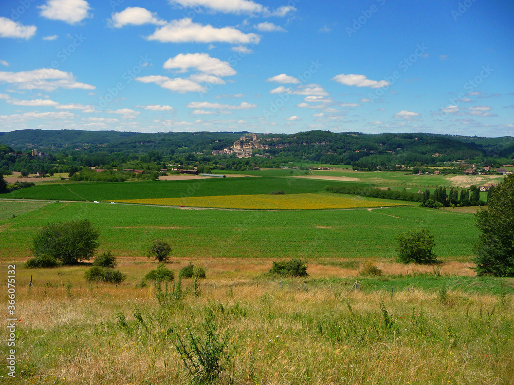vallée de la Dordogne, vue sur la campagne et Beynac, Dordogne, Périgord, France vallée de la Dordogne, vue sur la campagne et Beynac, Dordogne, Périgord, France