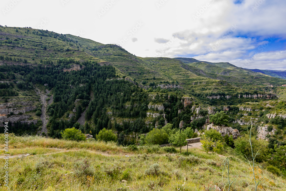 Paseo por el pueblo de Trevijano, Rioja y el cañon del rió de Leza Paseo por el pueblo de Trevijano, Rioja y el cañon del rió de Leza
