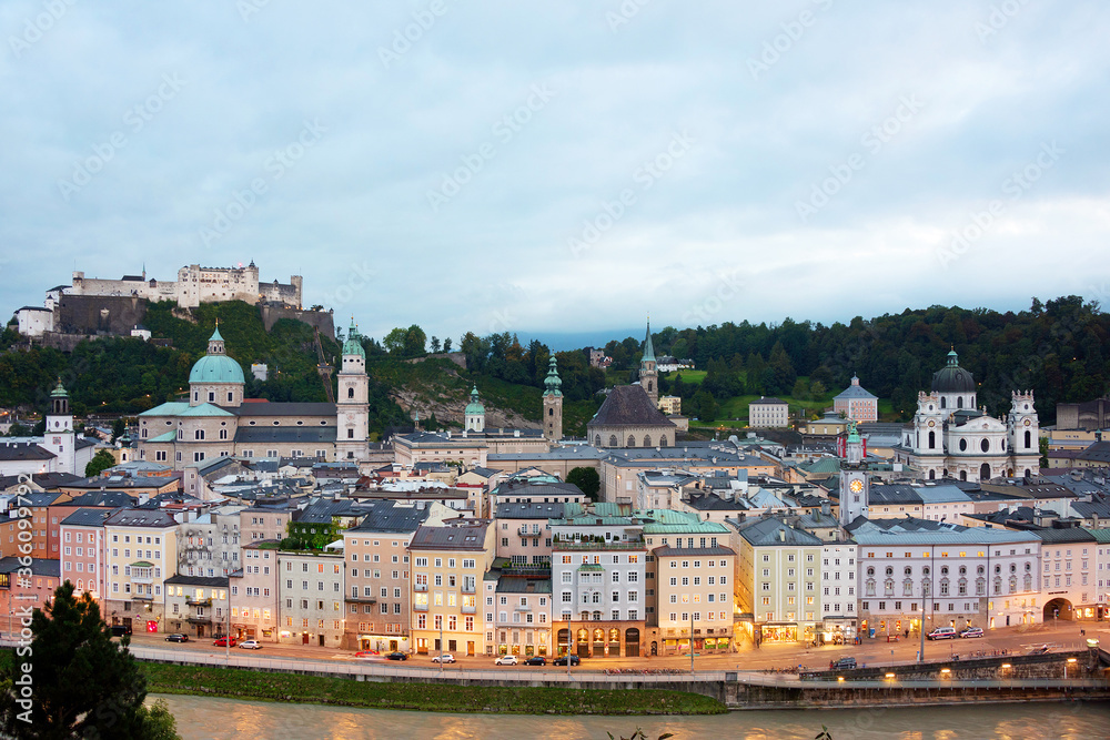 Obraz premium Sunset view of the historic city of Salzburg with Hohensalzburg Fortress, Salzburger Land, Austria