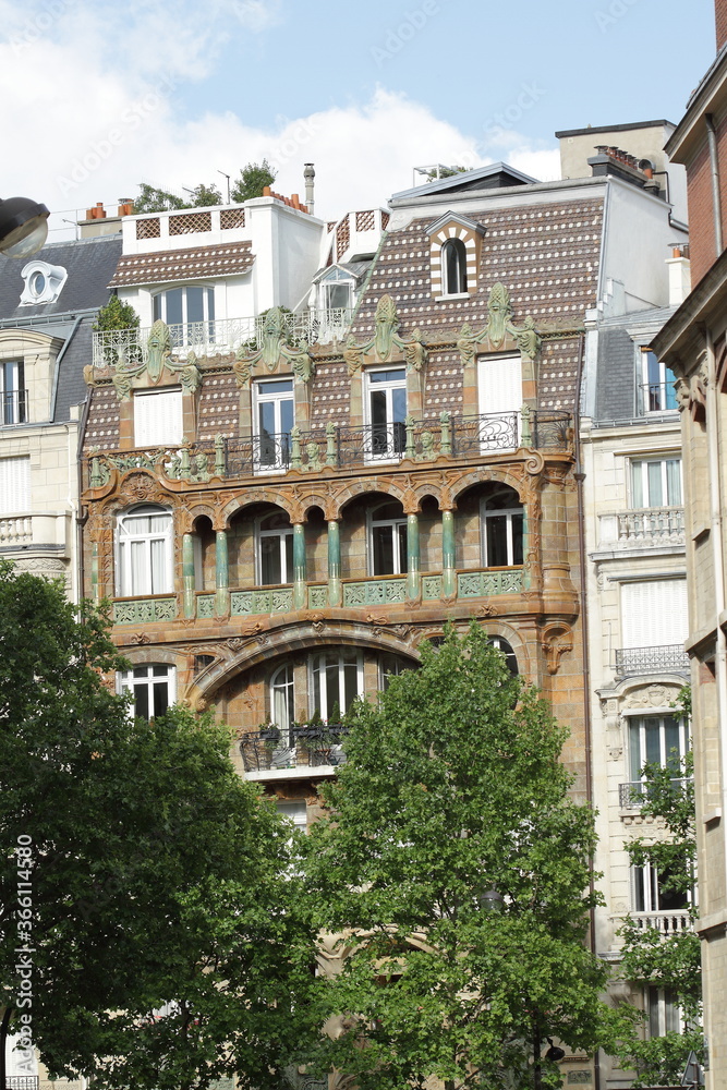 Fototapeta premium Paris - Immeuble haussmannien