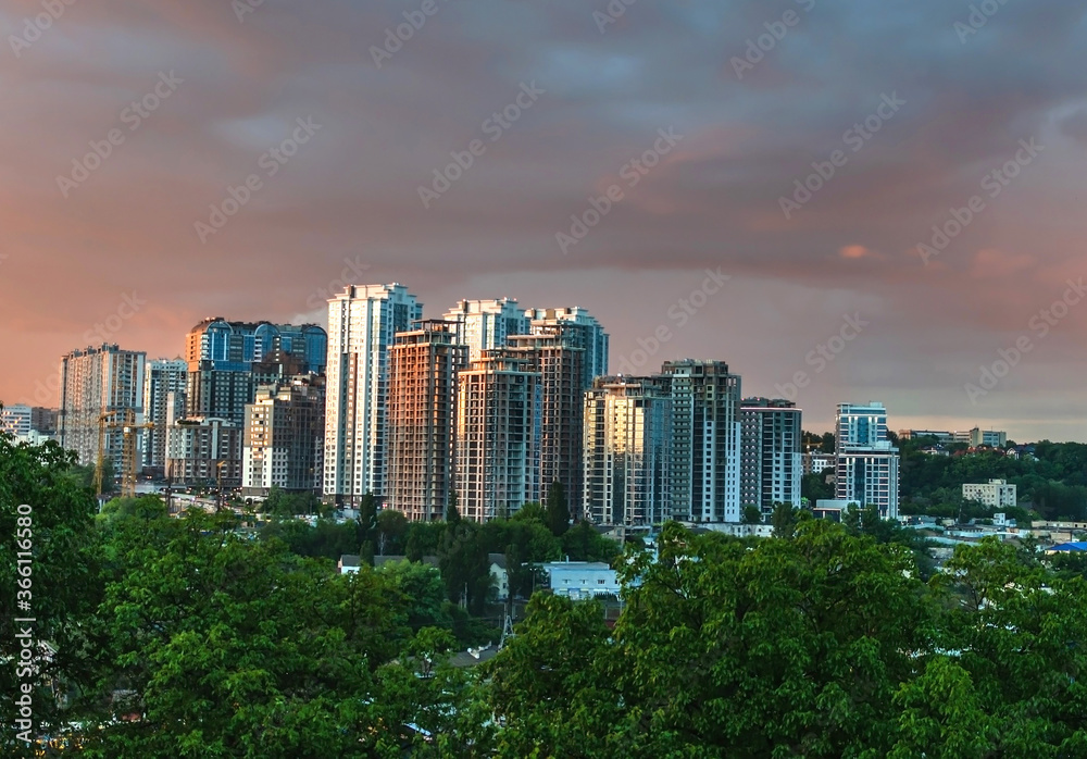 Fototapeta premium the city is covered with a beautiful sunset, beautiful landscape