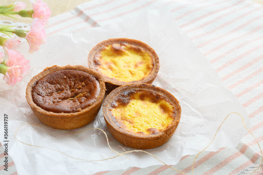 エッグタルトとチーズケーキタルト