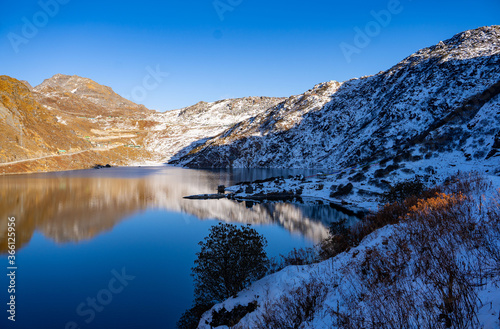 Tsongmo Lake photo