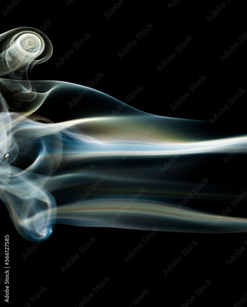 Naklejka premium Smoke on black background