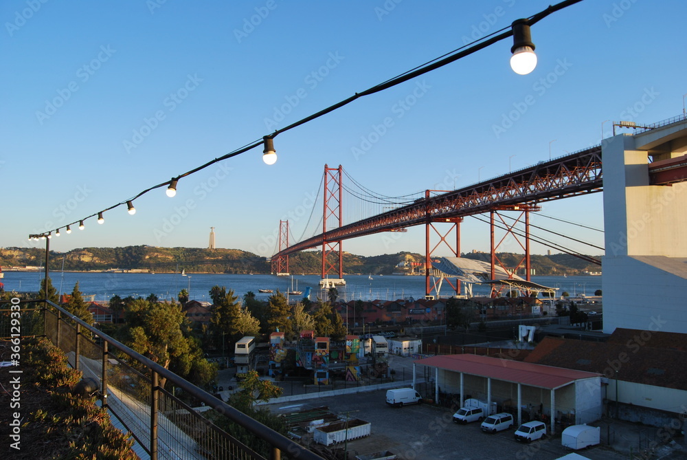 Obraz premium Ponte 25 de Abril, Lisboa Portugal Tago