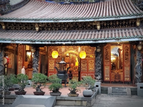 Temple in Taipei, Taiwan © Rob