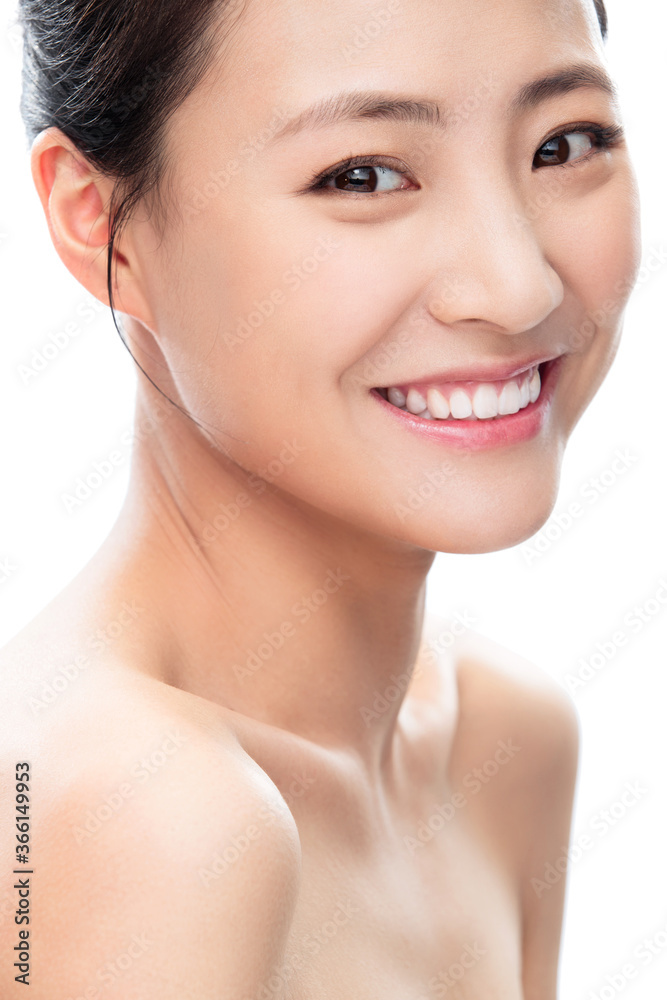Beautiful young women wear makeup Beautiful young women wear makeup
