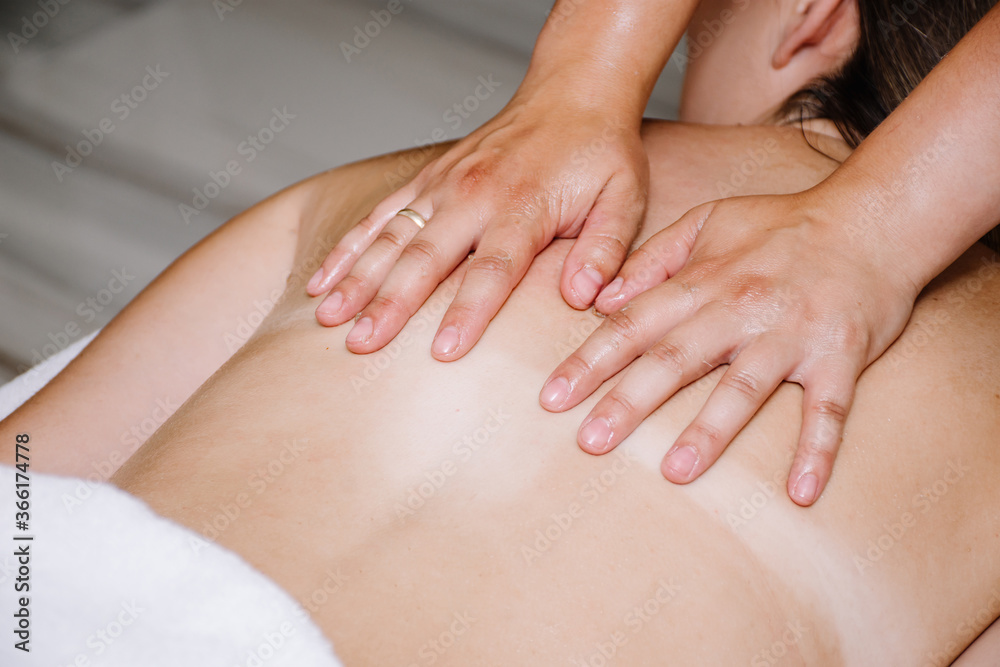 Fototapeta premium relaxing and beautiful oil back massage