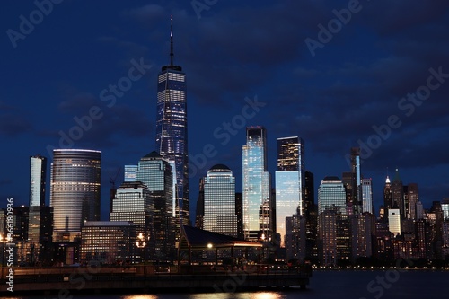 new york city skyline at night