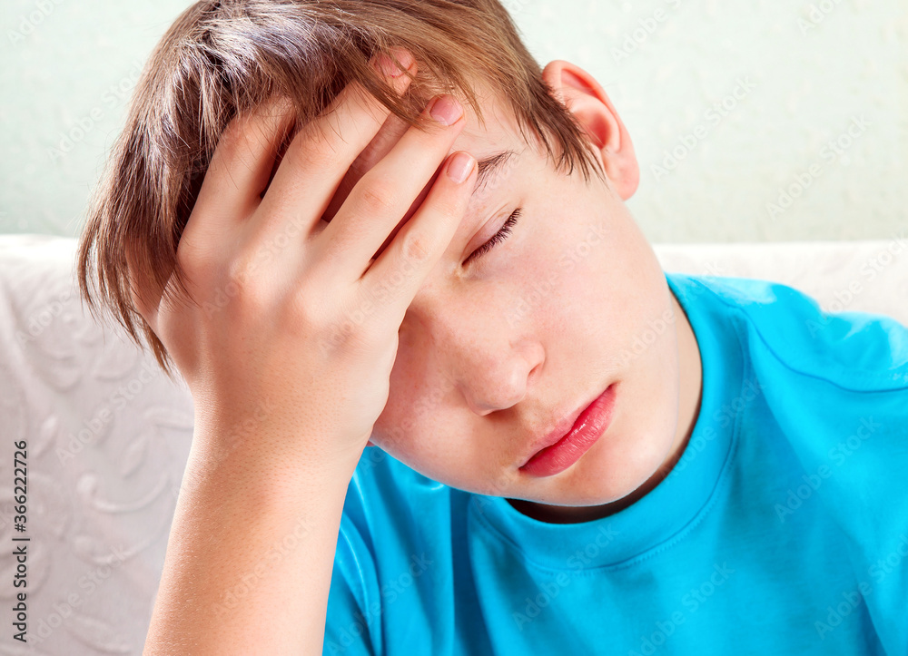 Teenager feel Headache Teenager feel Headache