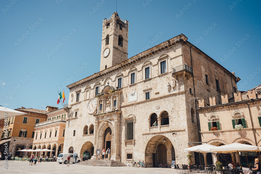 Palazzo dei Capitani del Popolo, Piazza del Popolo, Ascoli Piceno