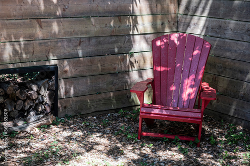 Fotografie Chaise au coin du Bois