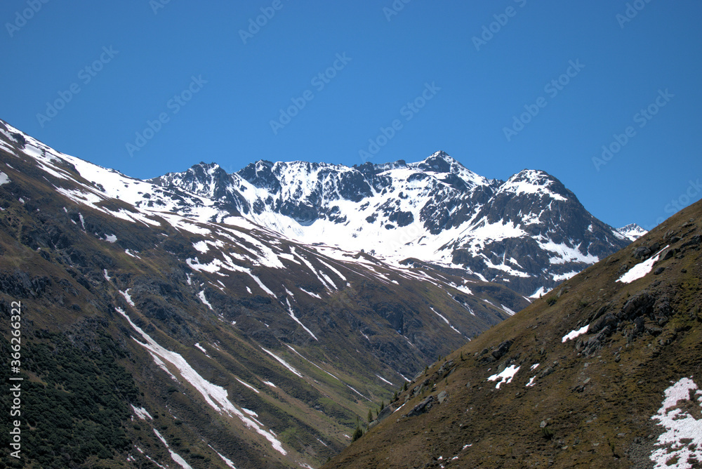 Berglandschaft am Flüelapass in der Schweiz 27.5.2020