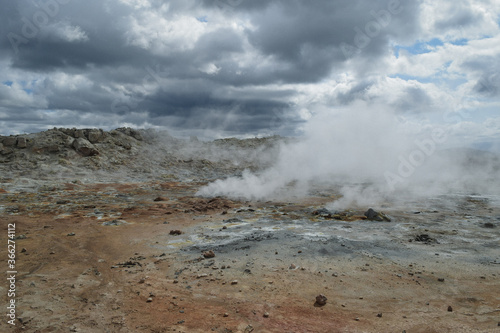 geyser in yellowstone national park