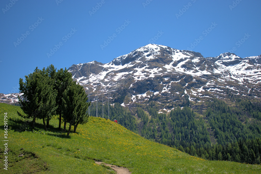 Bergkulisse in Sankt Moritz in der Schweiz 27.5.2020