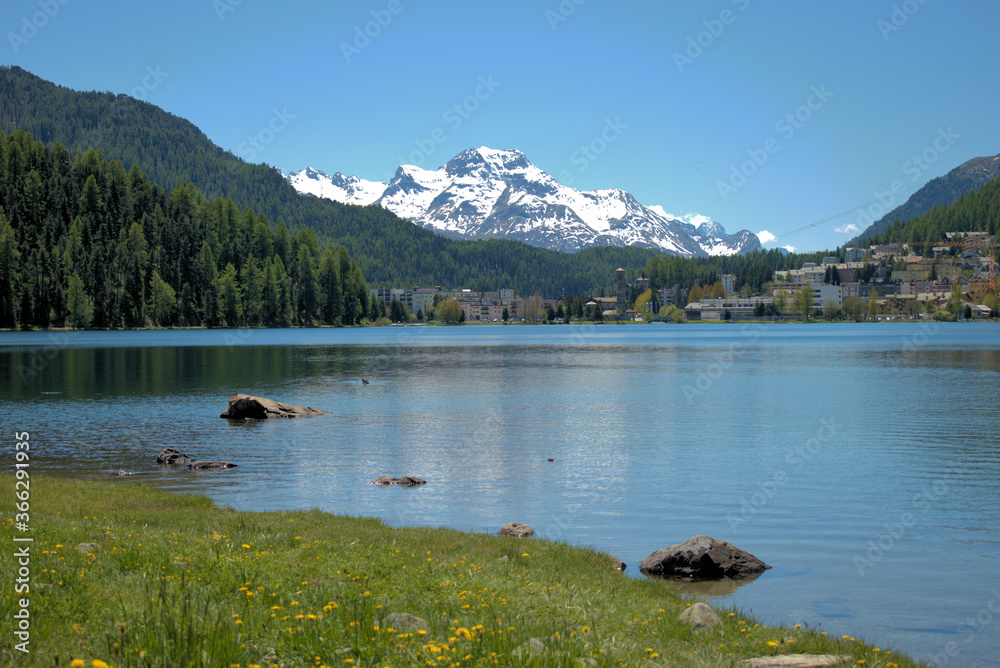 See und Bergpanorama in Sankt Moritz in der Schweiz 27.5.2020