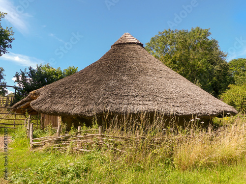 Cuadro en lienzo Replica Iron Age roundhouse constructed in the 1990s at the Chiltern Open Air Mu