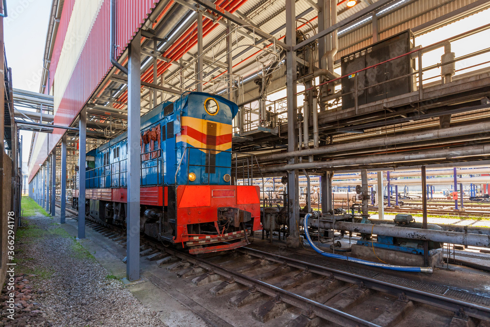Obraz premium Liquid Bulk port petroleum and gasoline terminals, pipeline operations, distributes petroleum products