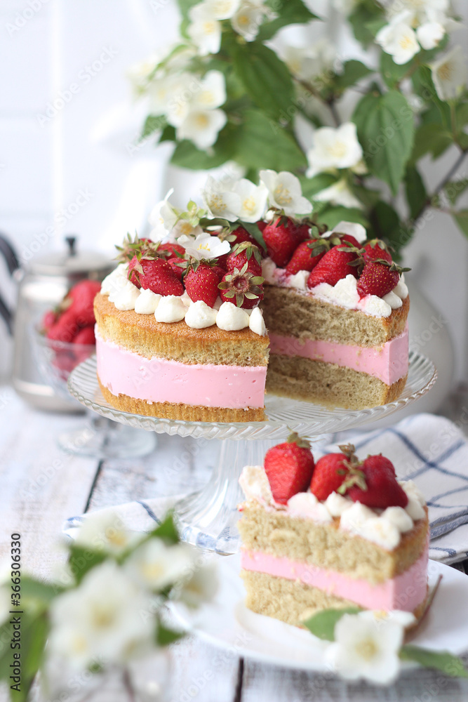 cake with strawberries cake with strawberries