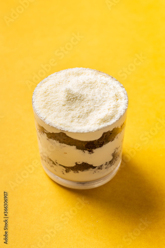 Bolo de Pote / Bolo no Copo Leite Ninho com Brigadeiro Brownie