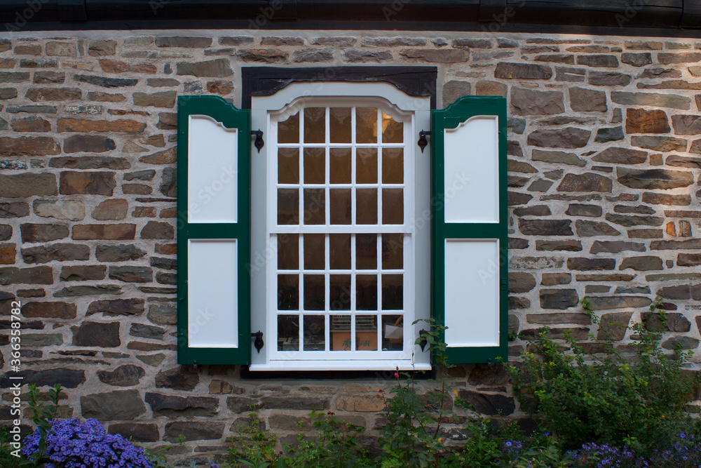 Fenster Mit Fensterladen
