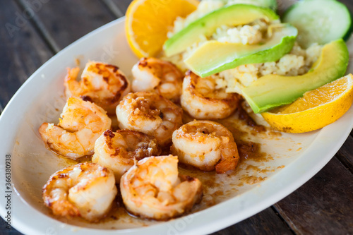 camarones al ajo