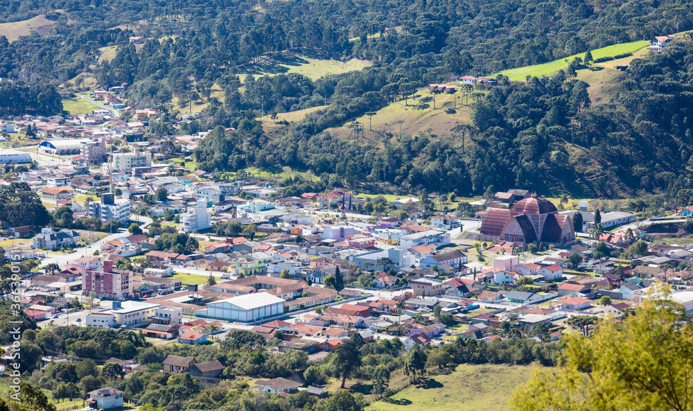 Naklejka premium Paisagem de vale com a cidade de Urubici, SC, Brasil