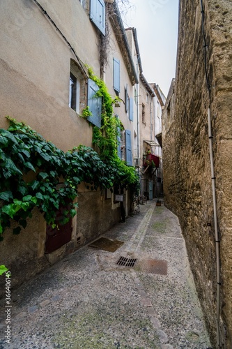 Fototapeta Naklejka Na Ścianę i Meble -  Pézenas, ville ancienne et historique de l'hérault en région Occitanie - France.	