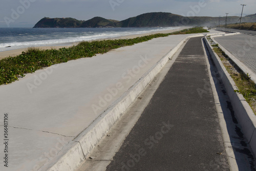 asphalted bike path © Celso Pupo