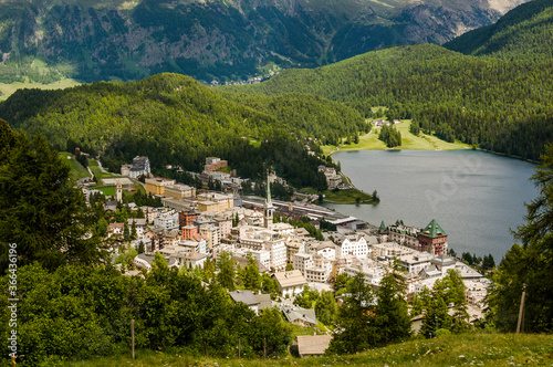 St. Moritz, St. Moritzersee, Dorf, Corviglia, Oberengadin, Seenplatte, Graubünden, Alpen, Wanderweg, Stazerwald, Wassersport, Sommer, Schweiz