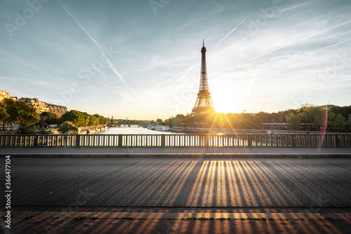 Eiffel Tower from Bir-Hakeim metal bridge in the morning, Paris, France © Iakov Kalinin