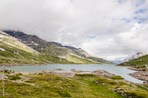 Bernina, Lago Bianco, Stausee, Val Bernina, Berninapass, Passhöhe, Zugreise, Wanderweg, Ospizio Bernina, Wasserscheide, Alpen, Graubünden, Sommer, Schweiz