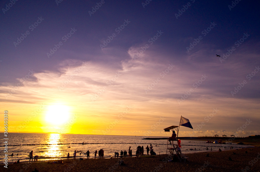 Obraz premium ビーチの夕暮れ