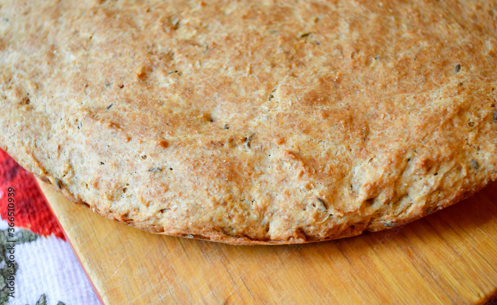 Edge of round bread Edge of round bread