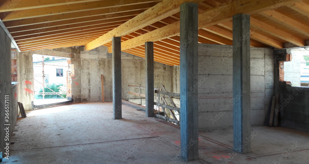 Lavori in corso nel cantiere edile - costruire Lavori in corso nel cantiere edile - costruire
