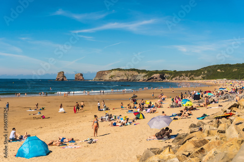 Tableau sur toile Hendaye, Lapurdi / France »; July 5, 2020: Hendaye beach one summer afternoon fu