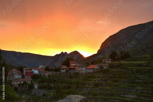 General view of the village of Peroblasco at dawn.