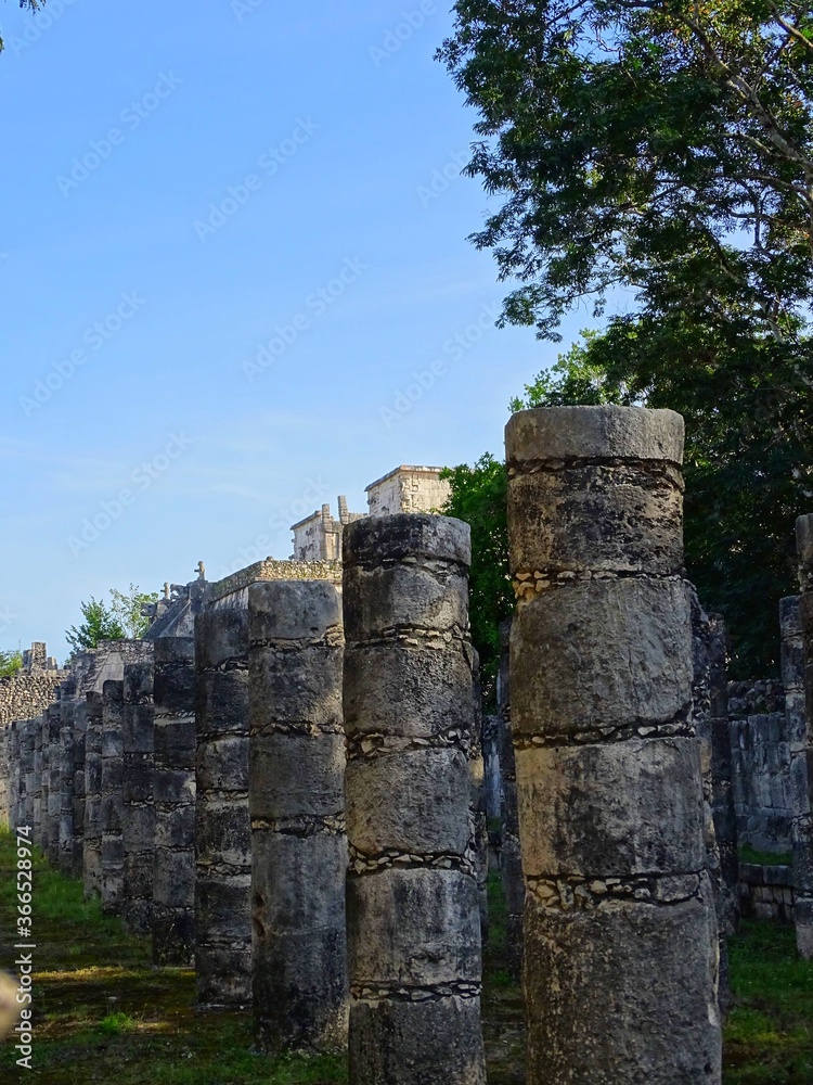 Mexico, Yucatan, Pre-Hispanic city of Chichen Itza, El Castillo (Kukulcan pyramid)
