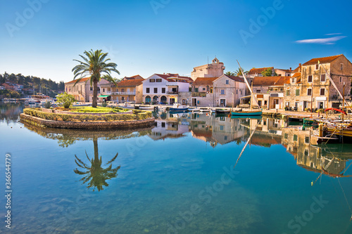 Картината върху платно Hvar. Old town f Vrboska waterfront view