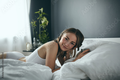 Canvas Print Sexy Damenunterwäsche sinnlich am Morgen Mädchen Akt fotografie, genießen Guten