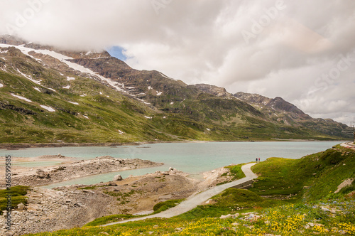 Bernina, Lago Bianco, Stausee, Cambrena, Gletscher, Piz Cambrena, Berninapass, Gletscherrückgang, Wanderweg, Alpen, Graubünden, Poschiavo, Engadin, Wasserscheide, Sommer, Schweiz 