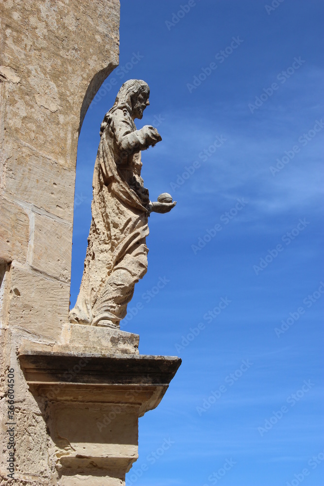 Naklejka premium Statue du Christ à l'angle d'un mur à Mdina (Rabat, Malte) 1