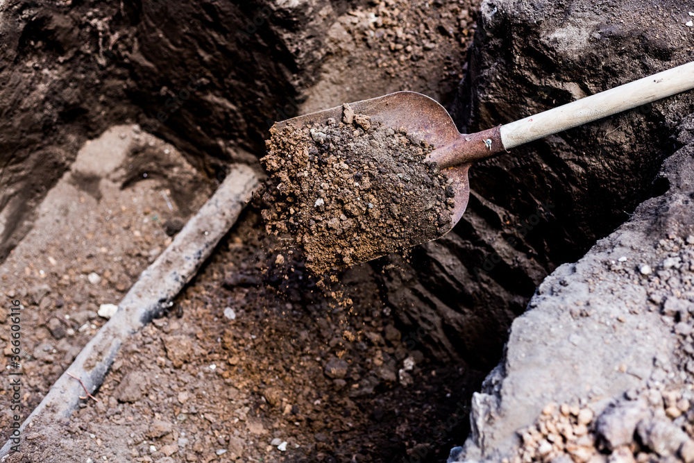 Spade for digging trench deals
