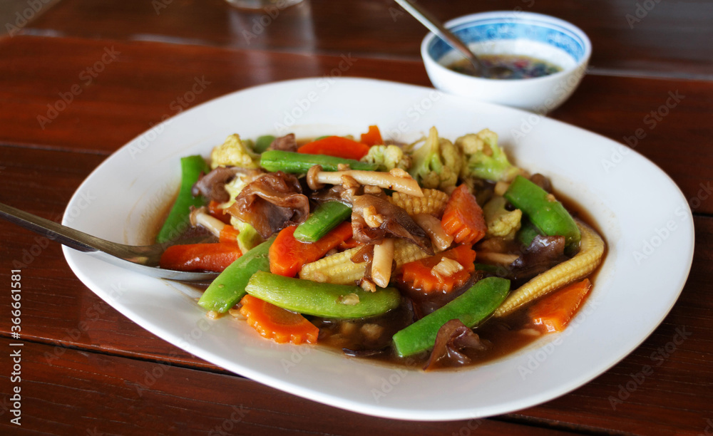 mixed vegetable stir-fried in oyster sauce