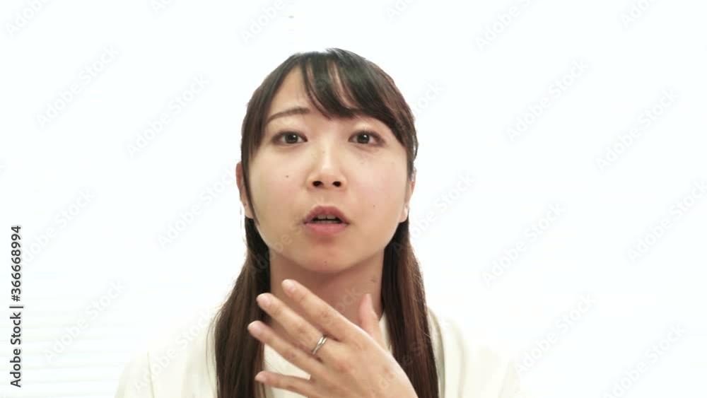 オンライン ウェブカメラ 会話 パソコン画面用 女性 話す 驚く オンライン ウェブカメラ 会話 パソコン画面用 女性 話す 驚く
