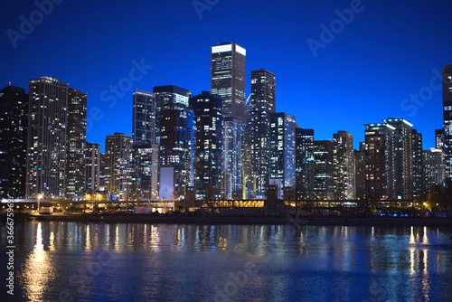 シカゴ摩天楼の夜景