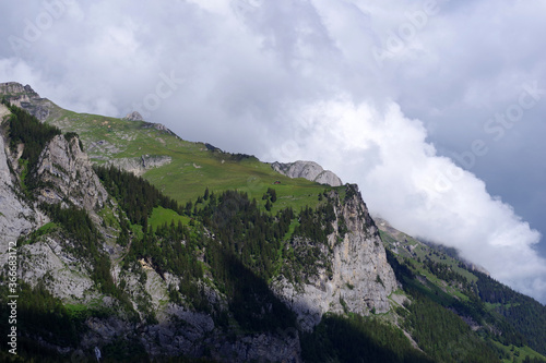 Randonnée dans les montagnes suisses
