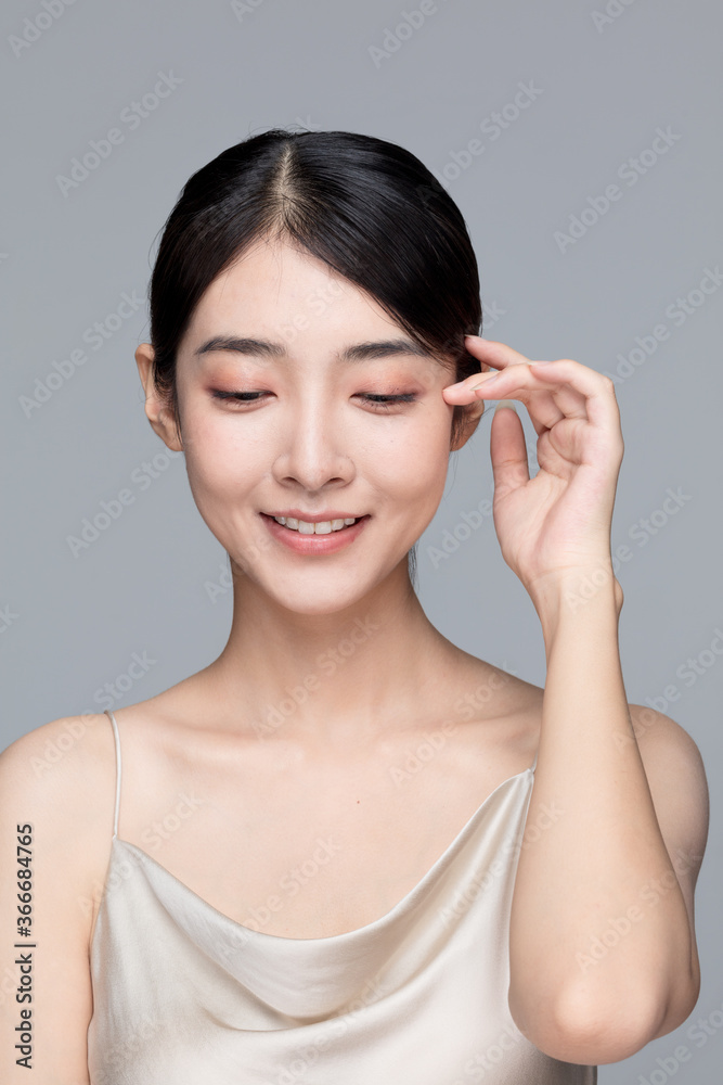 A beautiful young asian woman
A beautiful young asian woman