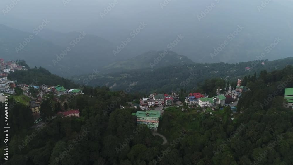 Pelling en inde dans le Sikkim vue du ciel Pelling en inde dans le Sikkim vue du ciel