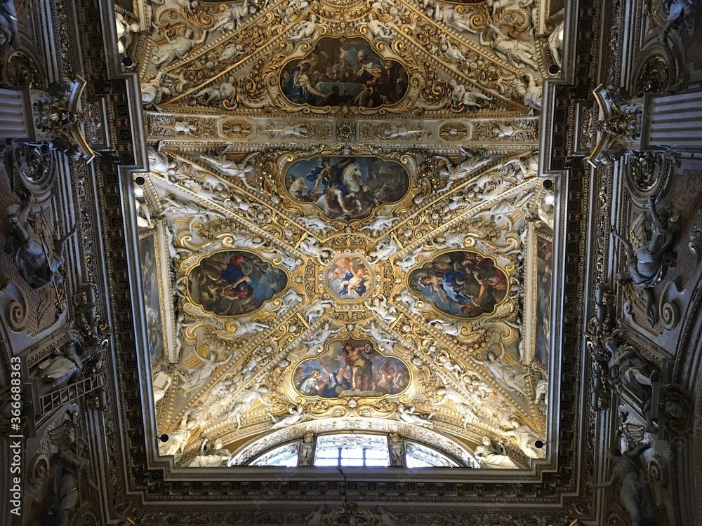 サンタ・マリア・マッジョーレ教会、ベルガモ、イタリア Photos Adobe Stock